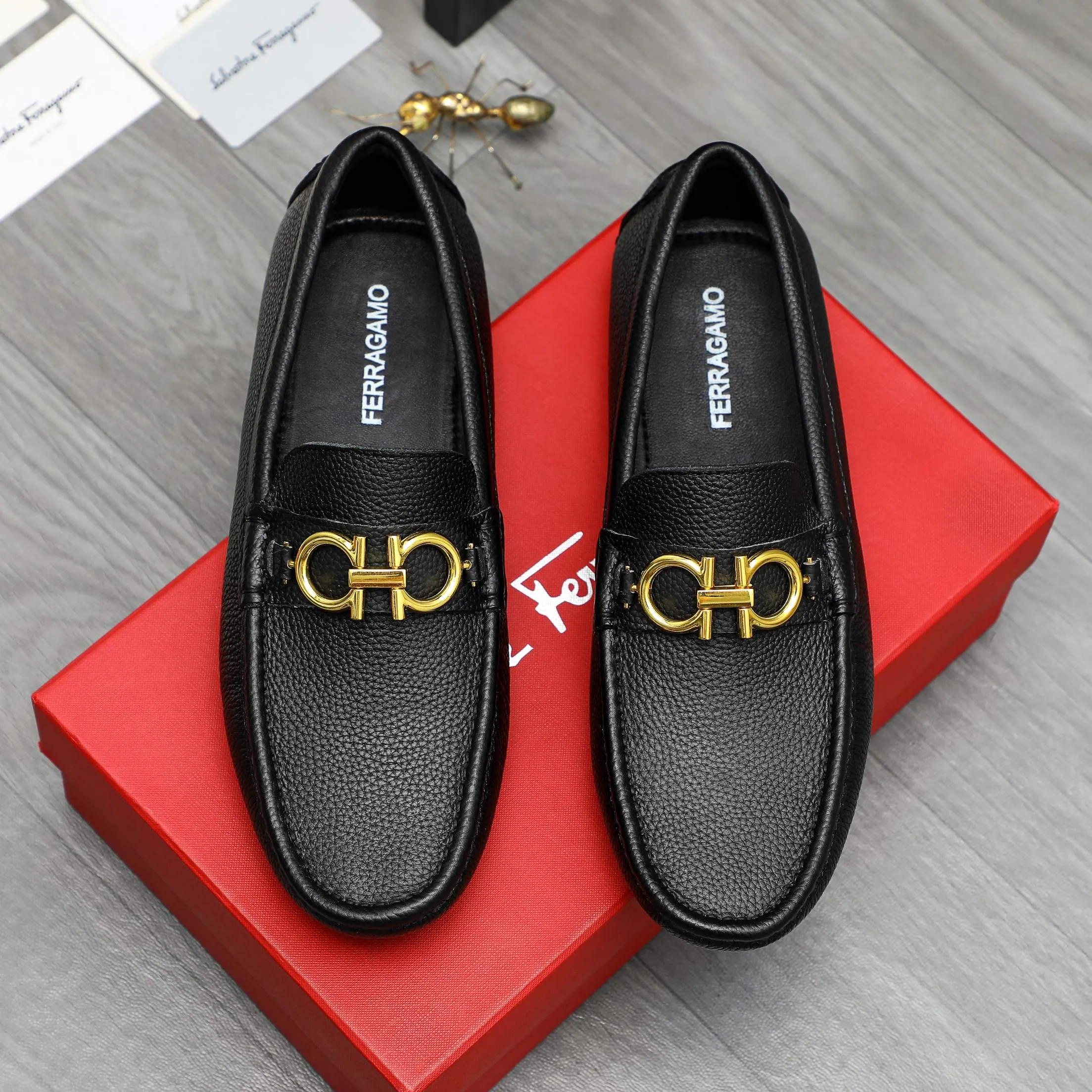 Men's shoes 💰420 Product trademark: Ferragamo "Ferragamo" business casual slip-on shoes Regular size: 38-46 (45.46 custom-made and non-returnable) Product materials: Selected small pebbled cowhide upper, sheepskin lining, original rubber outsole
